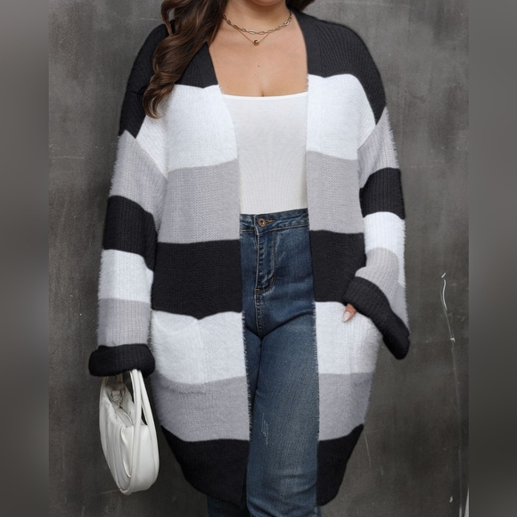 Plus Size Blocked Harmony Cardigan - Black - Picture 5 of 5